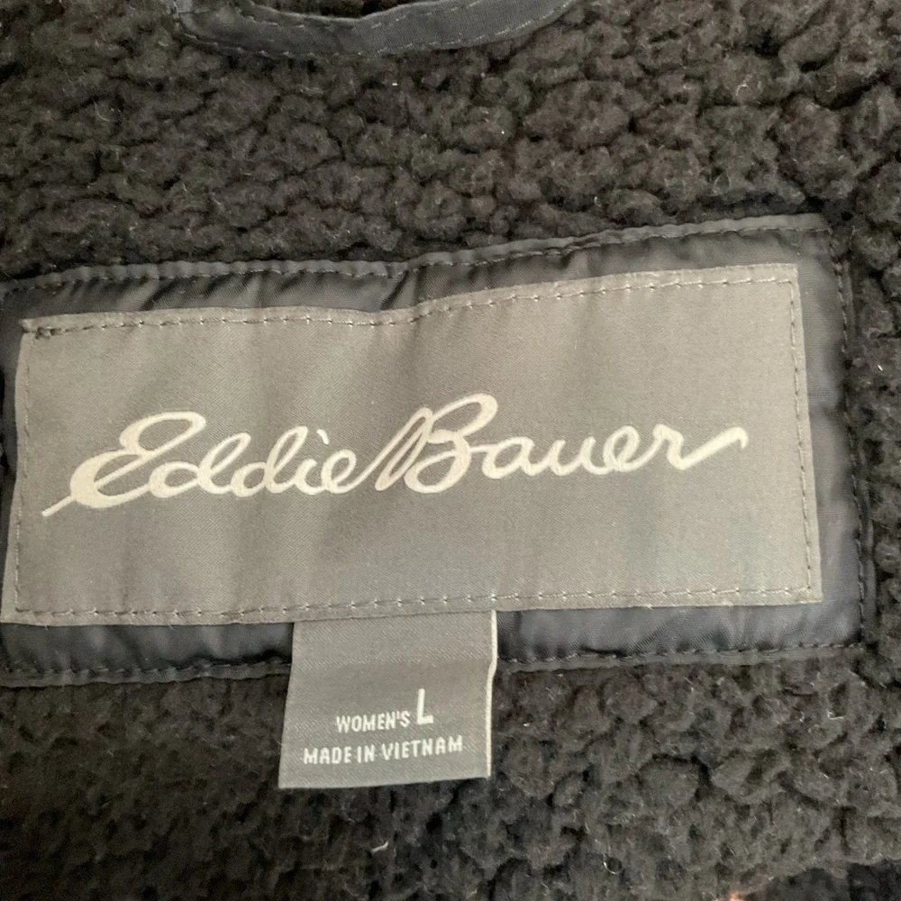 Eddie Bauer Black Faux-Fur Trim Puffer Jacket - Picture 6 of 8
